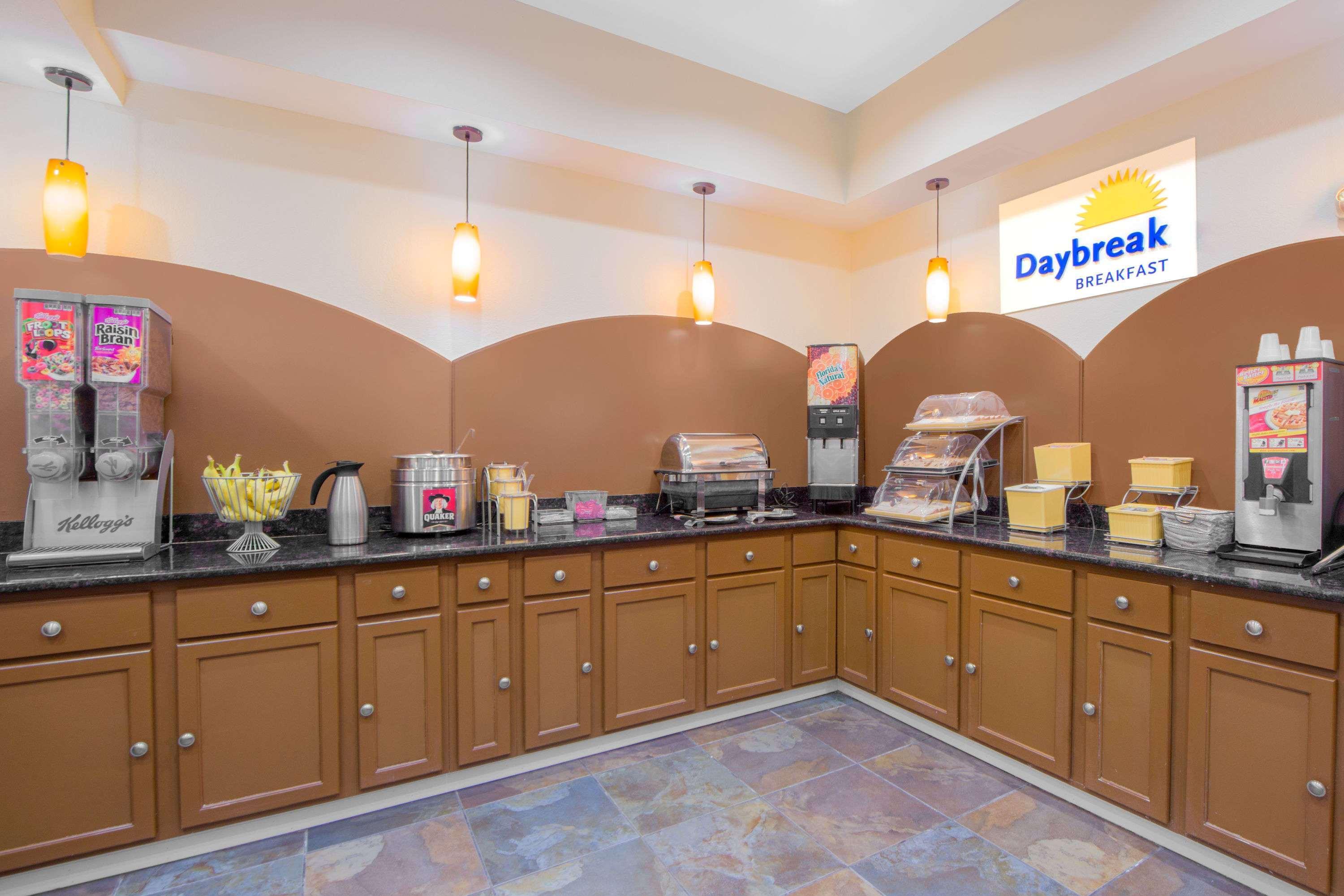 Days Inn By Wyndham Lubbock South Eksteriør bilde